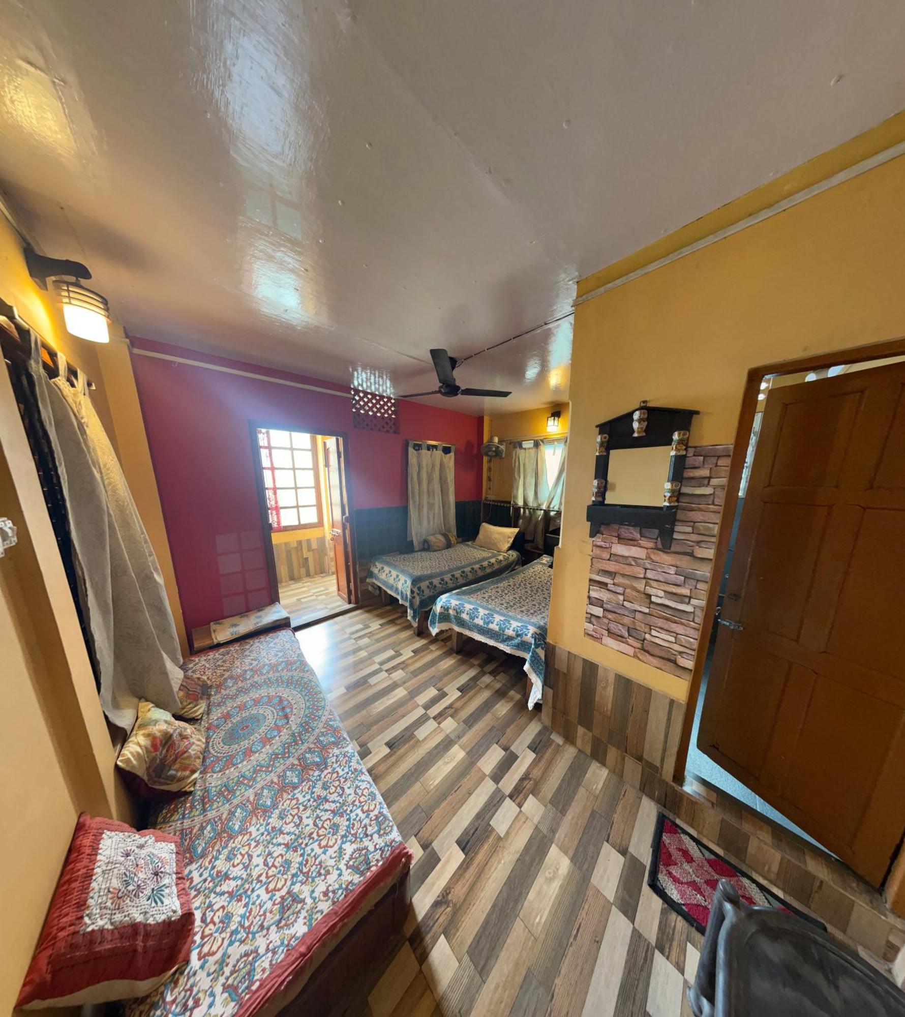 Calcutta Backpackers Homestay -Only For Backpackers & Travellers Eksteriør bilde