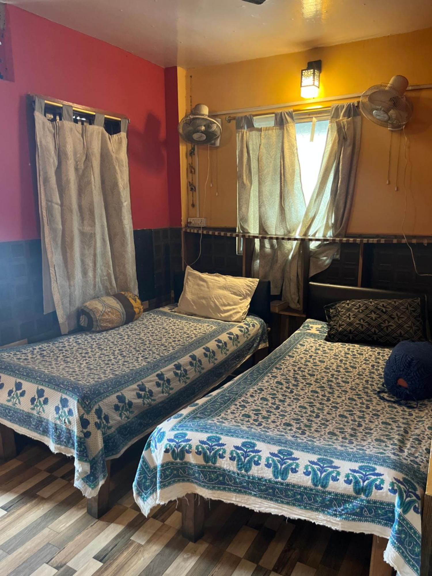 Calcutta Backpackers Homestay -Only For Backpackers & Travellers Eksteriør bilde